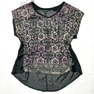 Gothic style lightweight tee